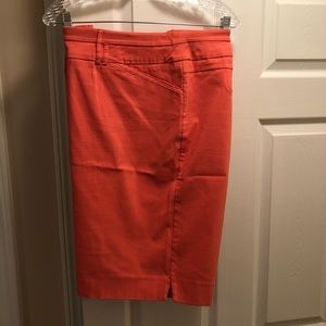 Dressy Bermuda shorts.